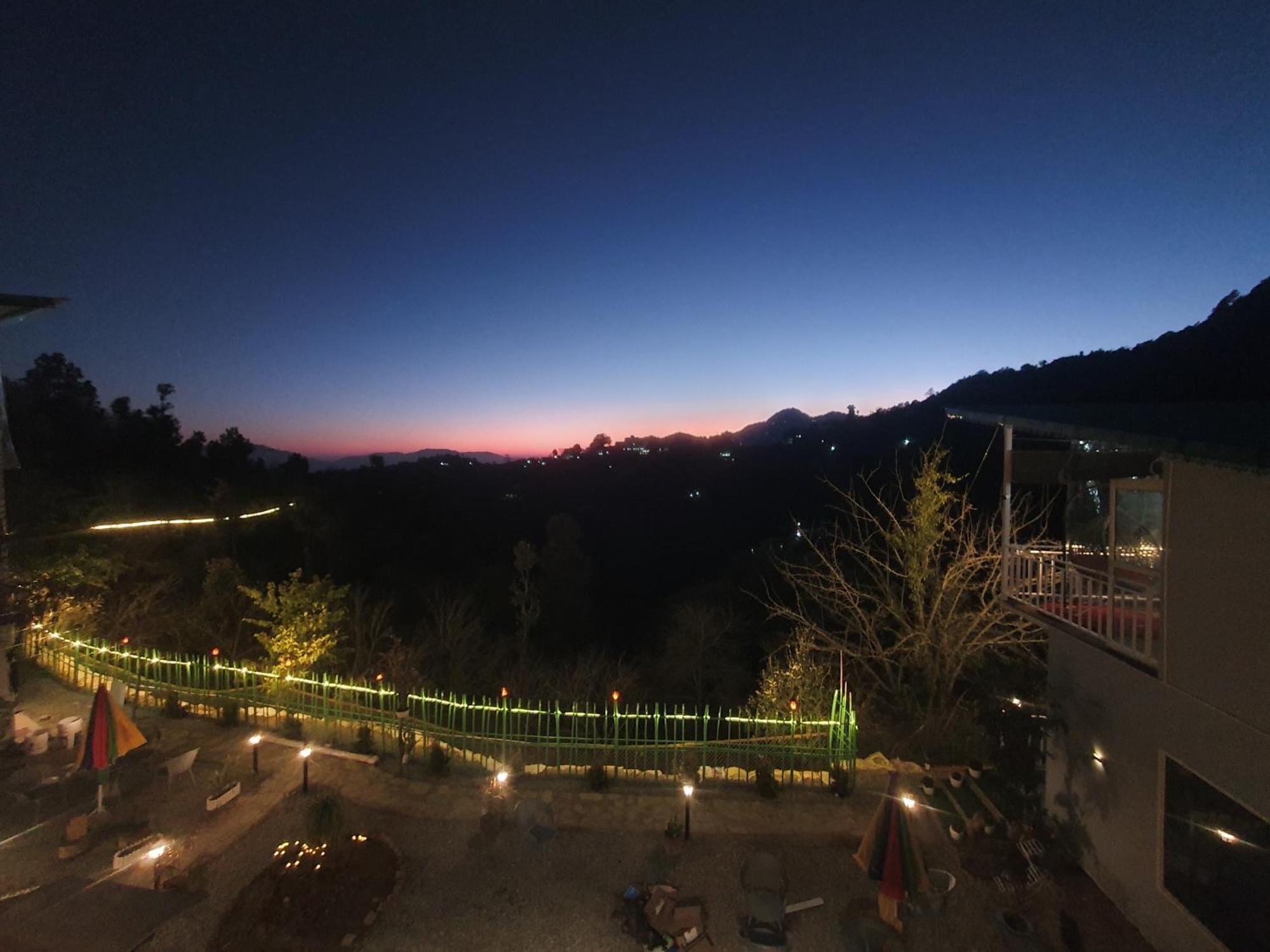 The Rare One'S Mukteshwar - Resort & Cafe Exterior foto