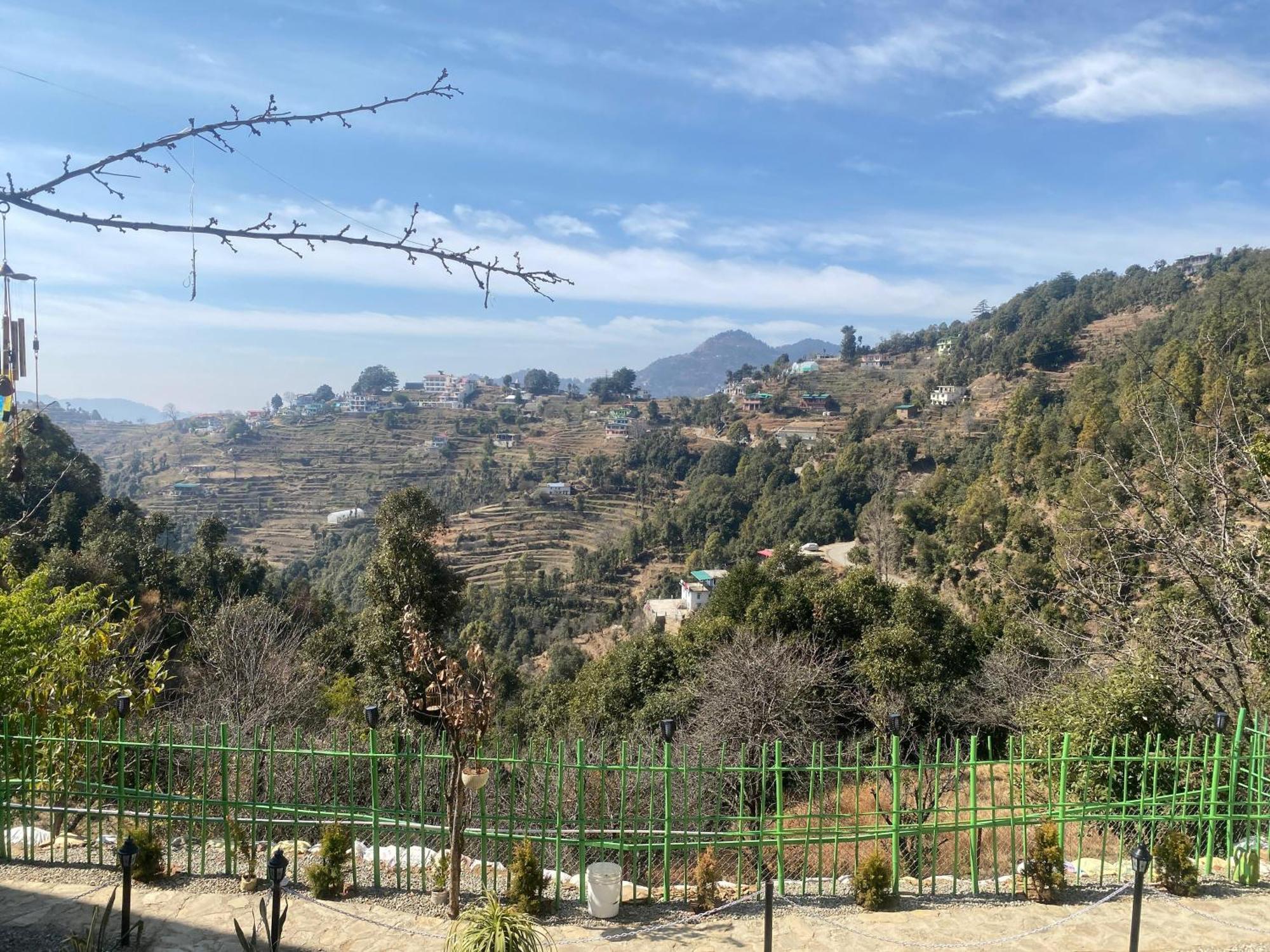 The Rare One'S Mukteshwar - Resort & Cafe Exterior foto