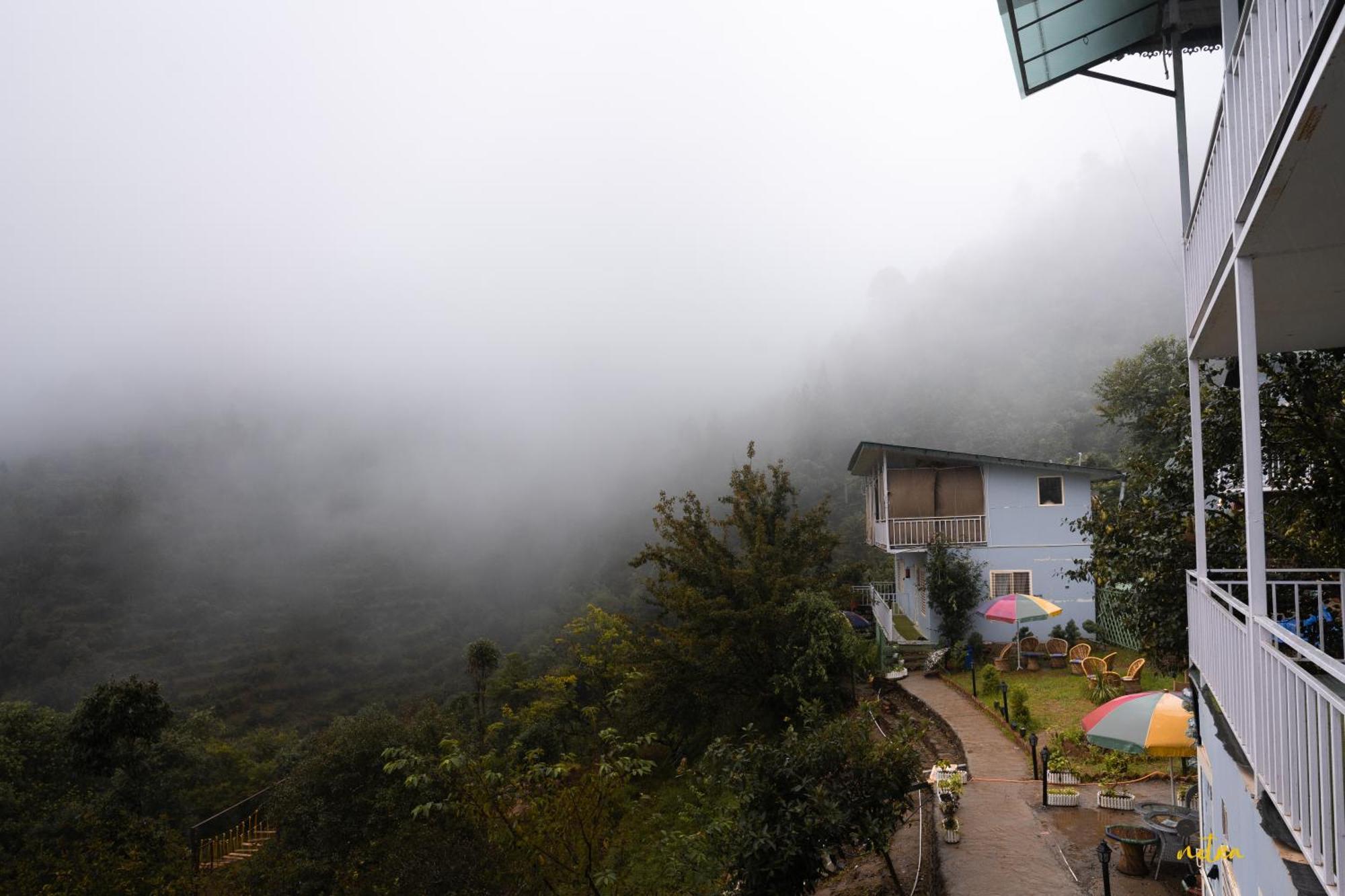 The Rare One'S Mukteshwar - Resort & Cafe Exterior foto