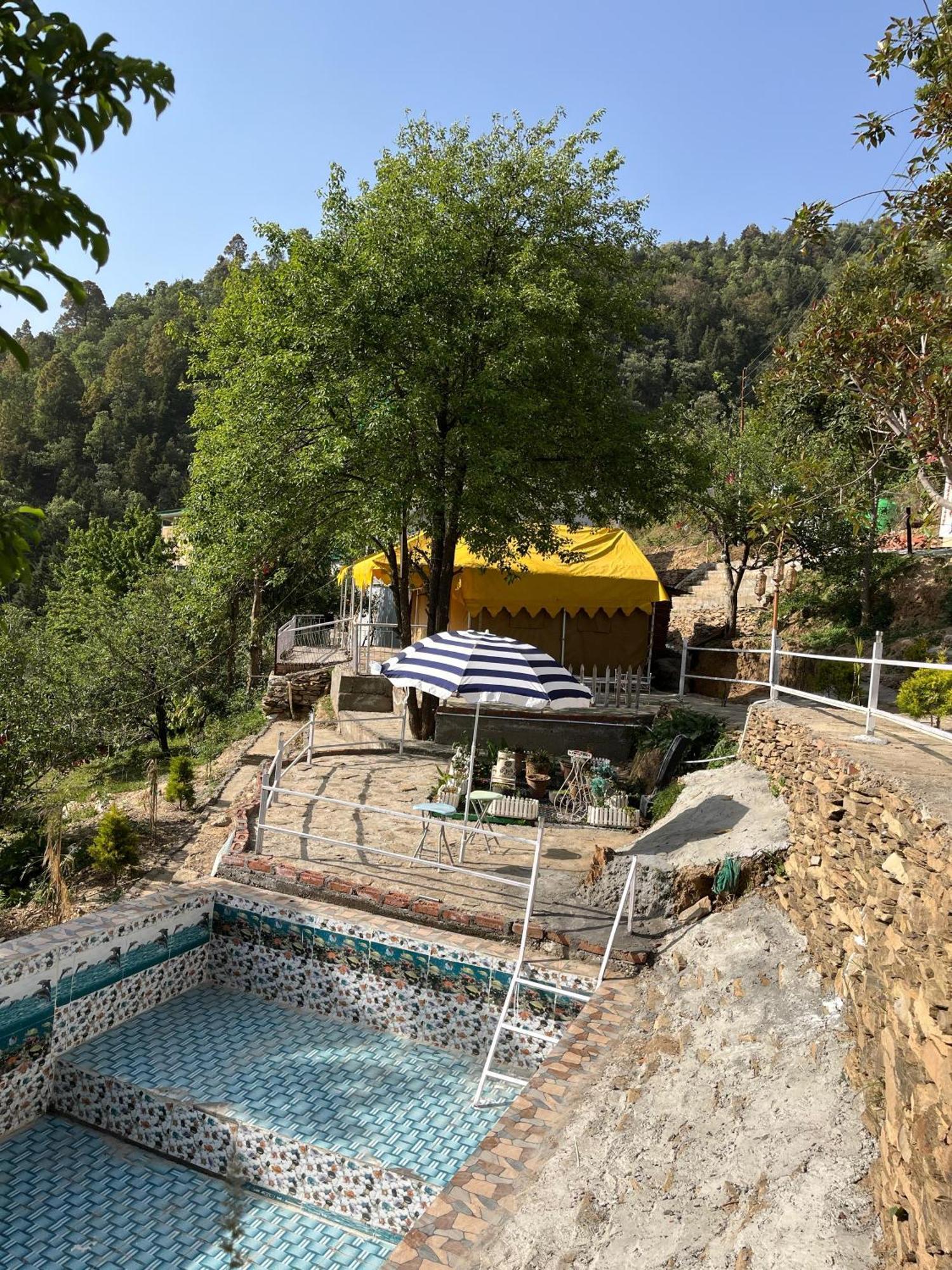 The Rare One'S Mukteshwar - Resort & Cafe Exterior foto